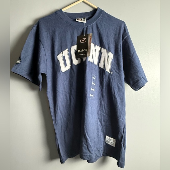 Colosseum Athletics Officially Licensed Apparel University of CT Sz M Tee NWT - Picture 2 of 8